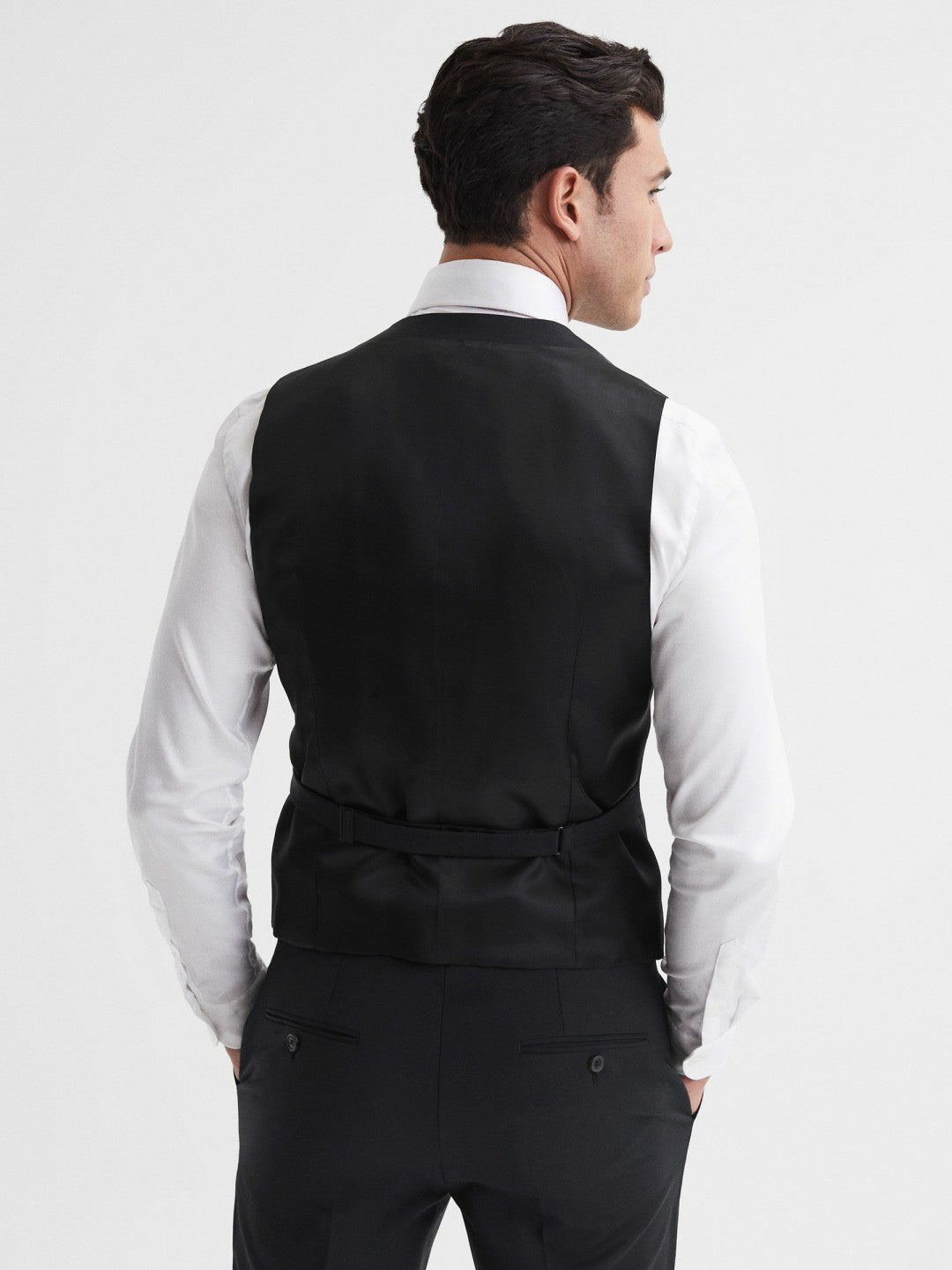 Modern Fit Travel Waistcoat in Black | Reiss Men Signature