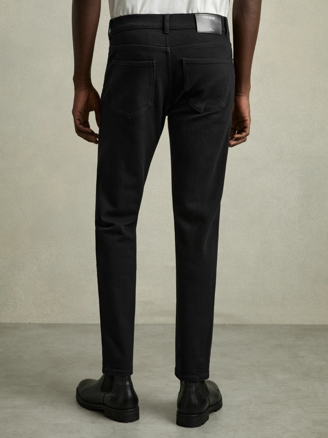 Cotton-Stretch Slim-Fit Jeans in Stay Black | Reiss Men Best Seller