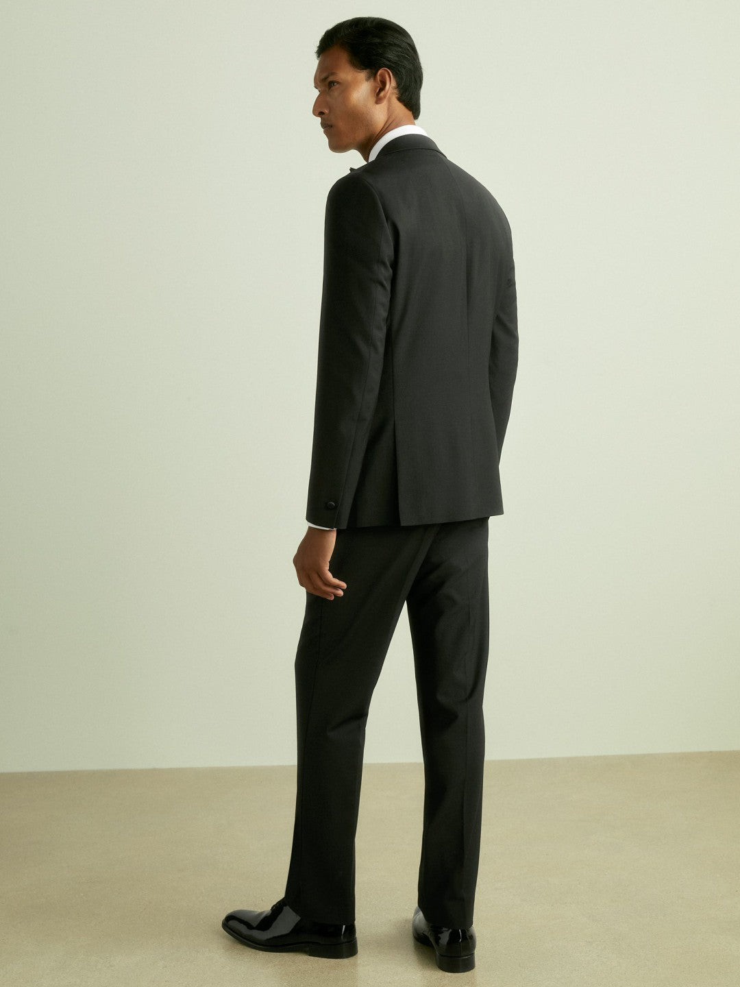 Regular Fit Single Breasted Tuxedo Jacket in Black | Reiss Men Best Seller