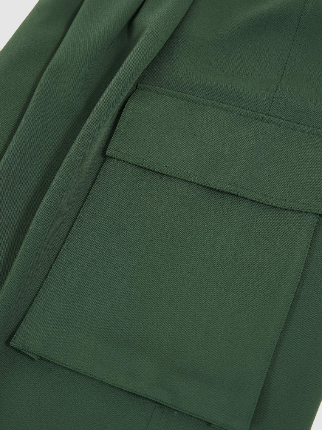 Petite Wide-Leg Pleated Cargo Trousers in Green | Reiss Women Featured