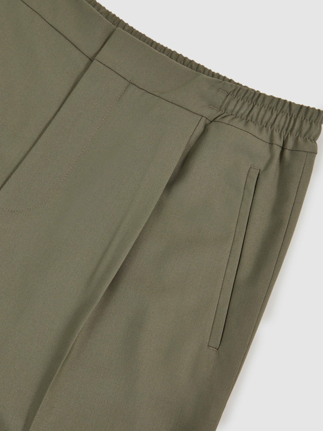 Relaxed-Fit Pleated Tapered Trousers in Sage | Reiss Men Signature