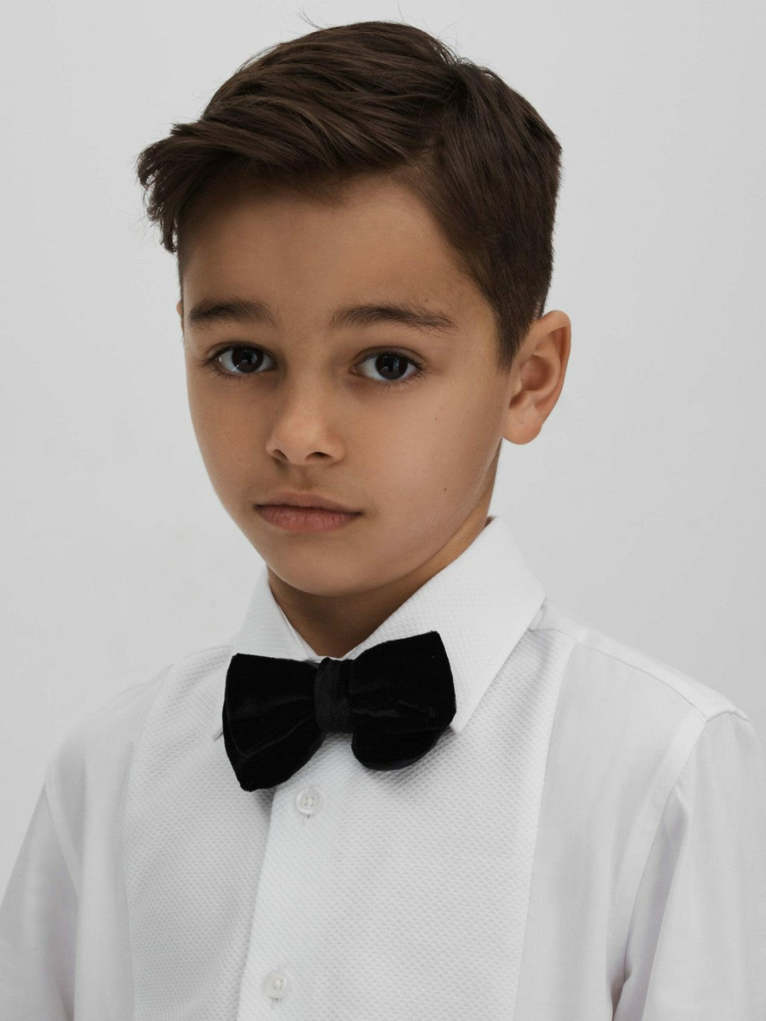 3-9 yrs Slim Fit Textured Bib Dinner Shirt in White | Reiss Children & Baby Signature