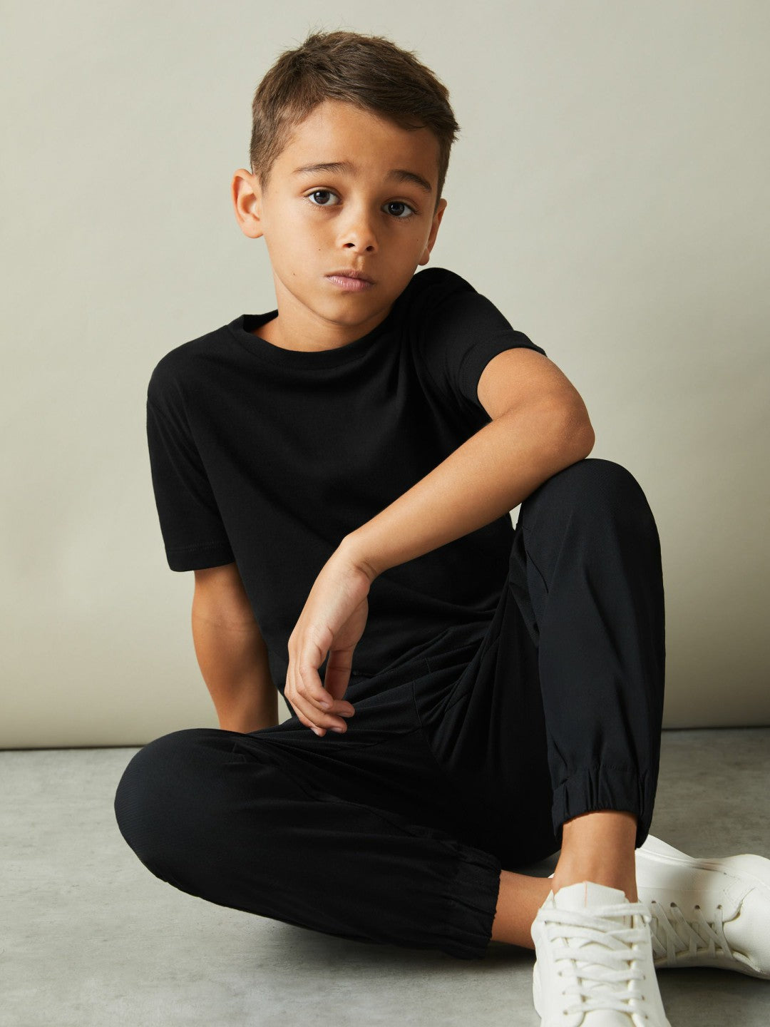 9-13 yrs Crew Neck T-Shirt in Black | Reiss Children & Baby Trending