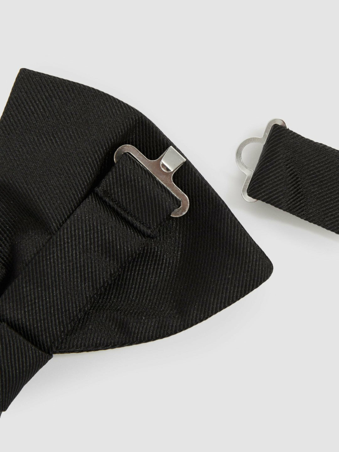 Grosgrain Silk Bow Tie in Black | Reiss Men Signature