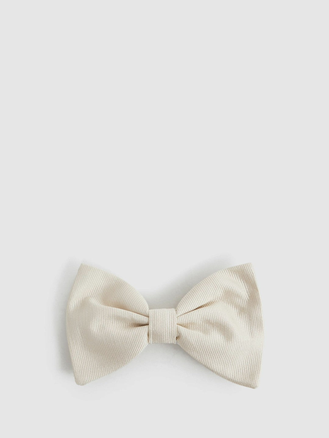 Grosgrain Silk Bow Tie in Ivory | Reiss Men Recommended