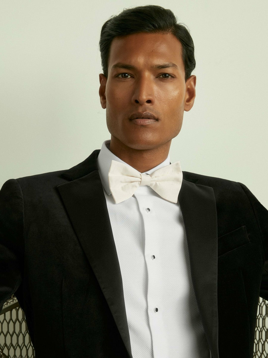 Grosgrain Silk Bow Tie in Ivory | Reiss Men Recommended
