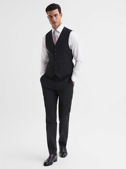 Modern Fit Travel Waistcoat in Black | Reiss Men Signature