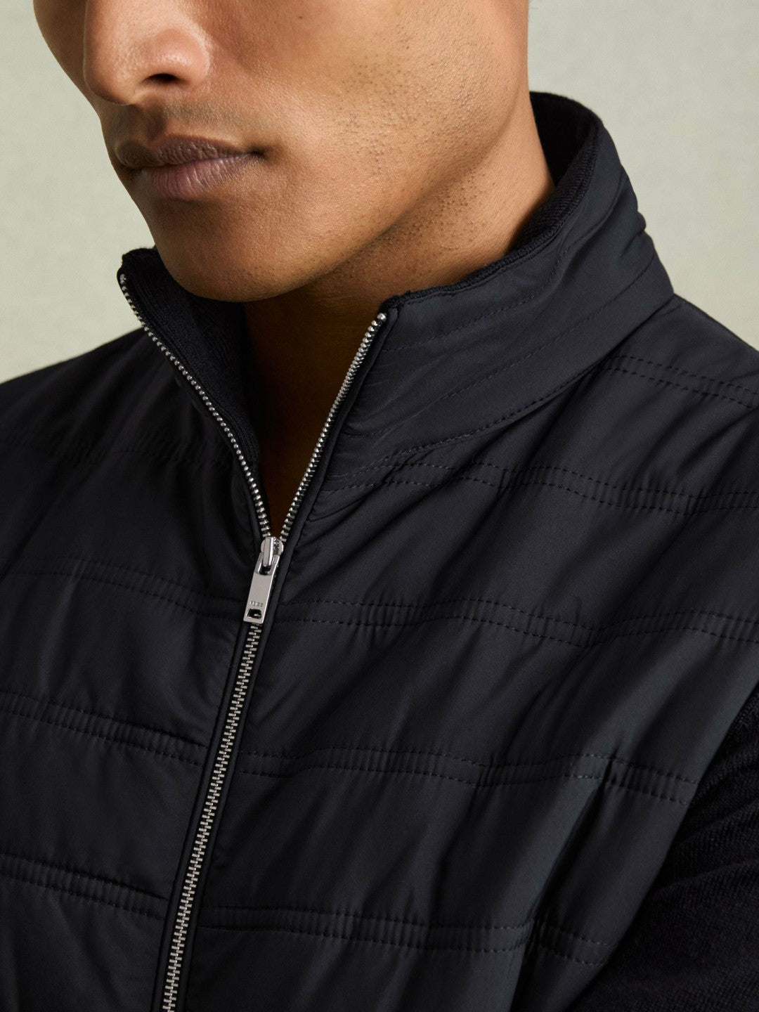 Hybrid Quilt and Knit Zip-Through Gilet in Navy | Reiss Men Featured