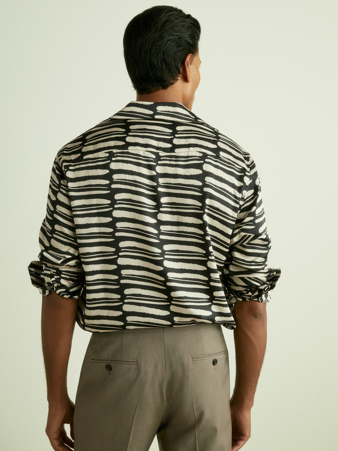 Abstract-Print Twill Cuban-Collar Shirt in Black/White | Reiss Men Best Seller