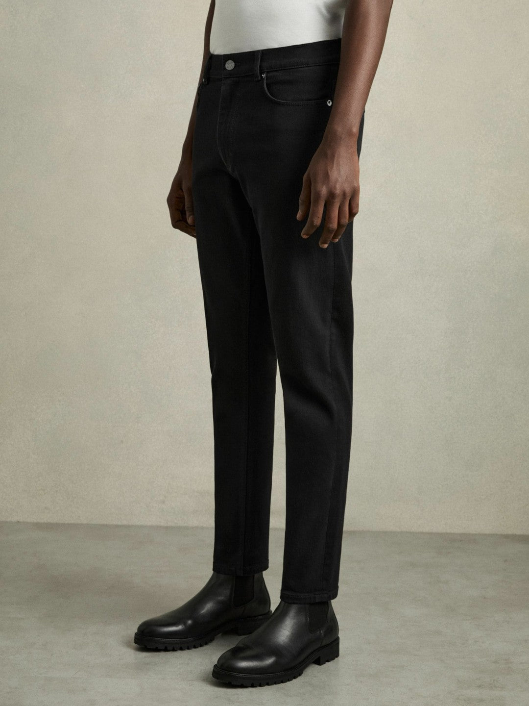 Cotton-Stretch Slim-Fit Jeans in Stay Black | Reiss Men Best Seller