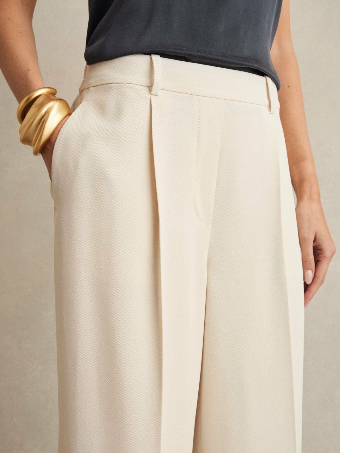 Elasticated-Waist Wide-Leg Twill Trousers in Cream | Reiss Women Recommended