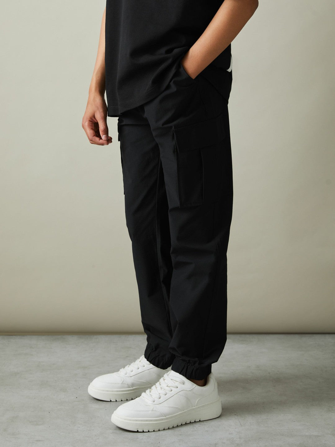 9-14 yrs Technical Drawstring Trousers in Black | Reiss Children & Baby Trending