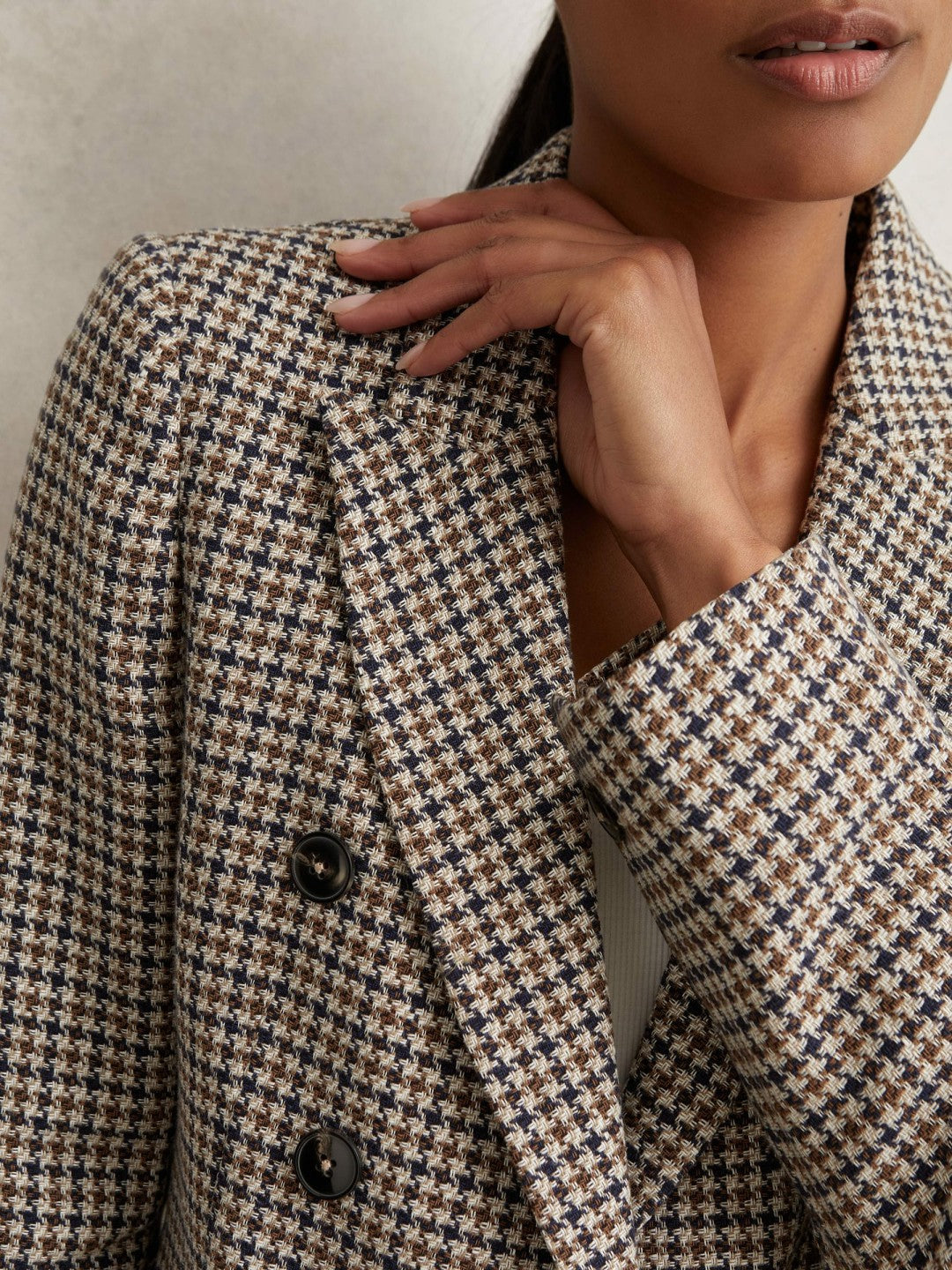 Cotton-Linen Double-Breasted Houndstooth-Check Blazer in Navy Neutral Check | Reiss Women Featured