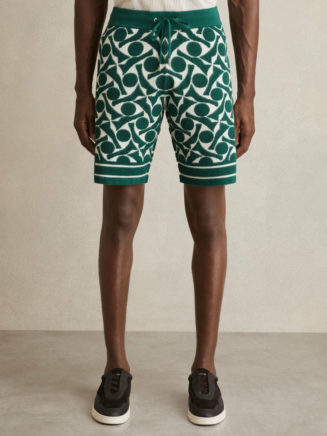 Abstract-Pattern Towelling Shorts in Green/White | Reiss Men Trending