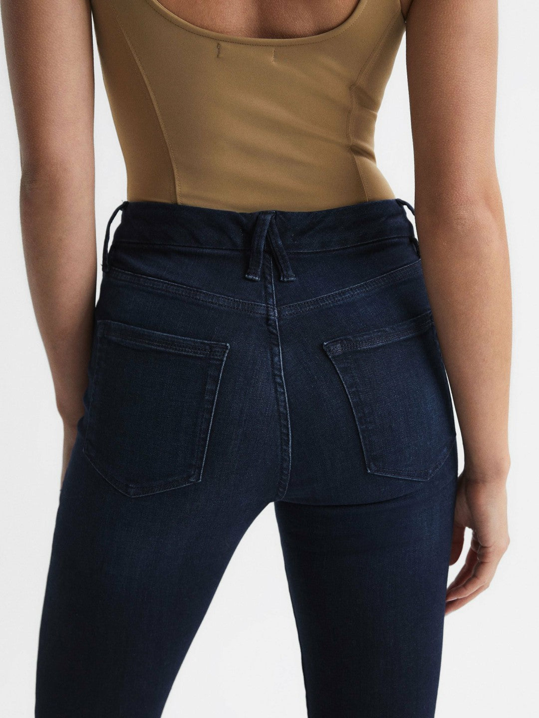 Good American Sculpting Skinny Jeans in Indigo | Reiss Women New