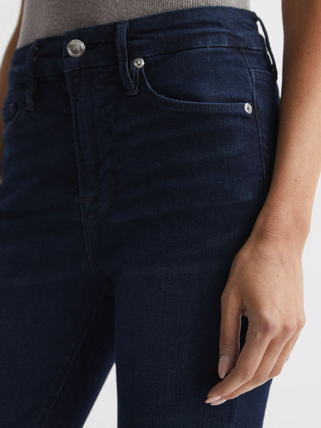 Good American Sculpting Skinny Jeans in Mid Blue | Reiss Women Trending