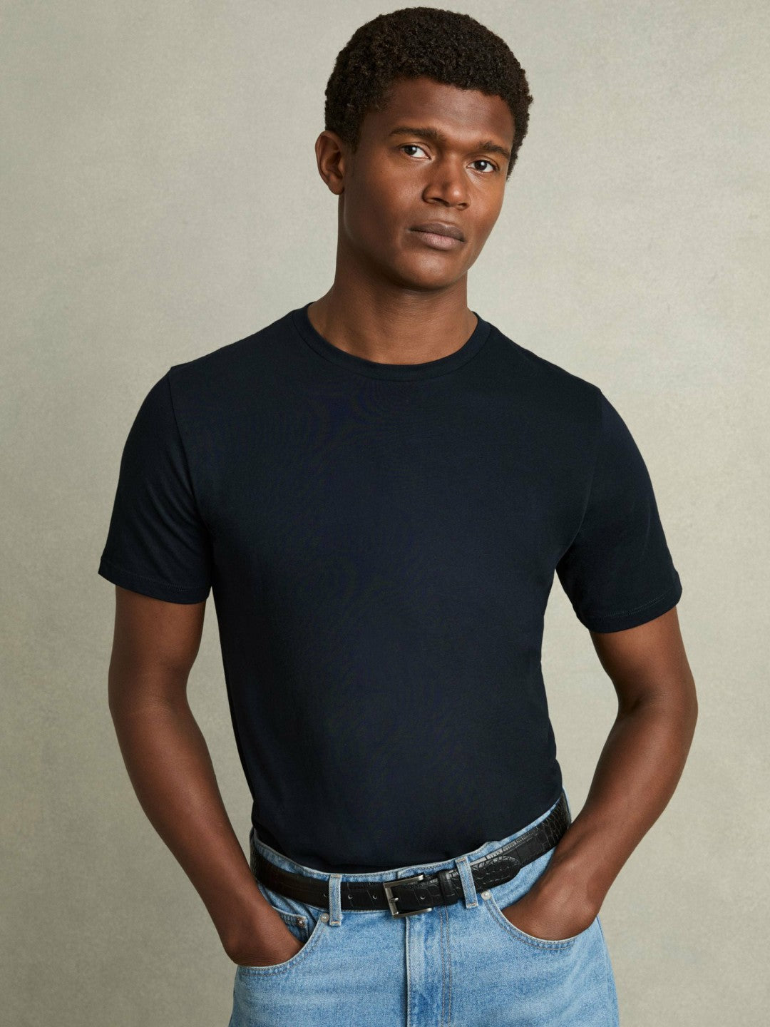 Cotton Crew Neck T-Shirt in Navy | Reiss Men Exclusive