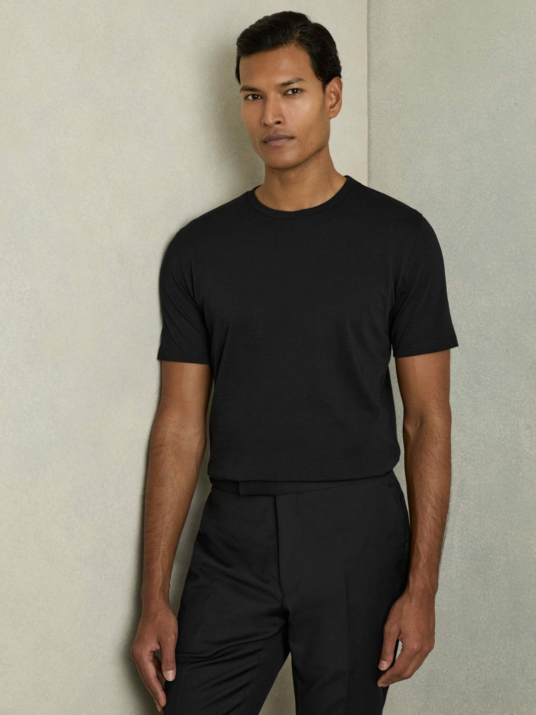 Cotton Crew Neck T-Shirt in Black | Reiss Men Recommended