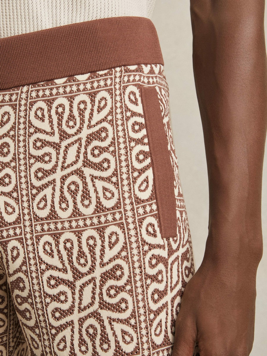 Tile Pattern Knit Shorts in Brown/White | Reiss Men Premium