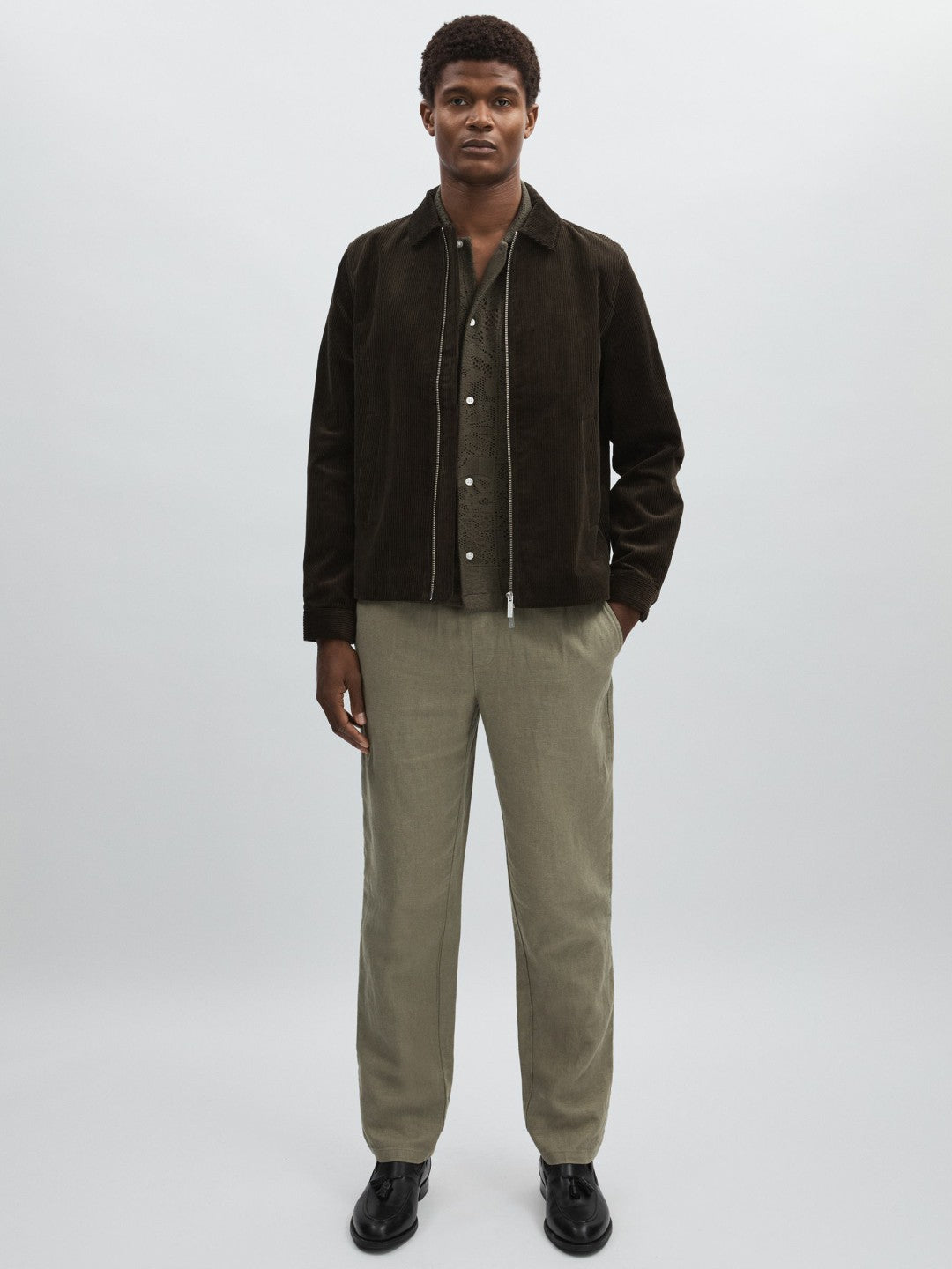 Les Deux Drawstring Trousers in Green/Ivory | Reiss Men Popular