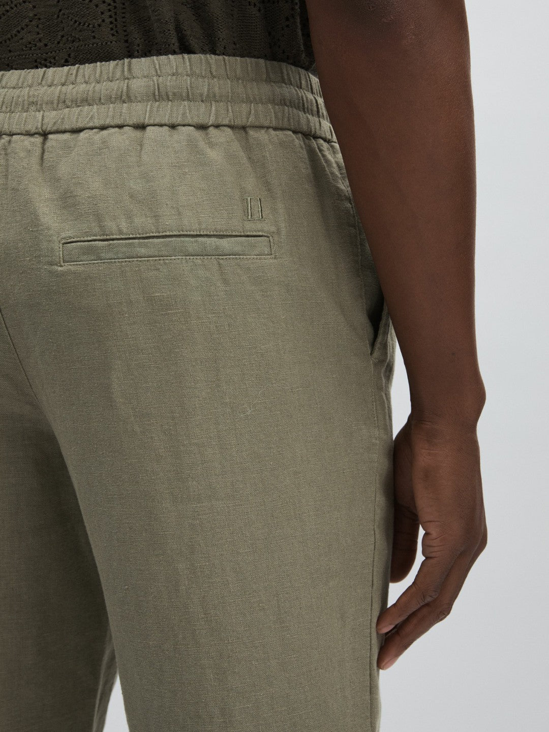 Les Deux Drawstring Trousers in Green/Ivory | Reiss Men Popular