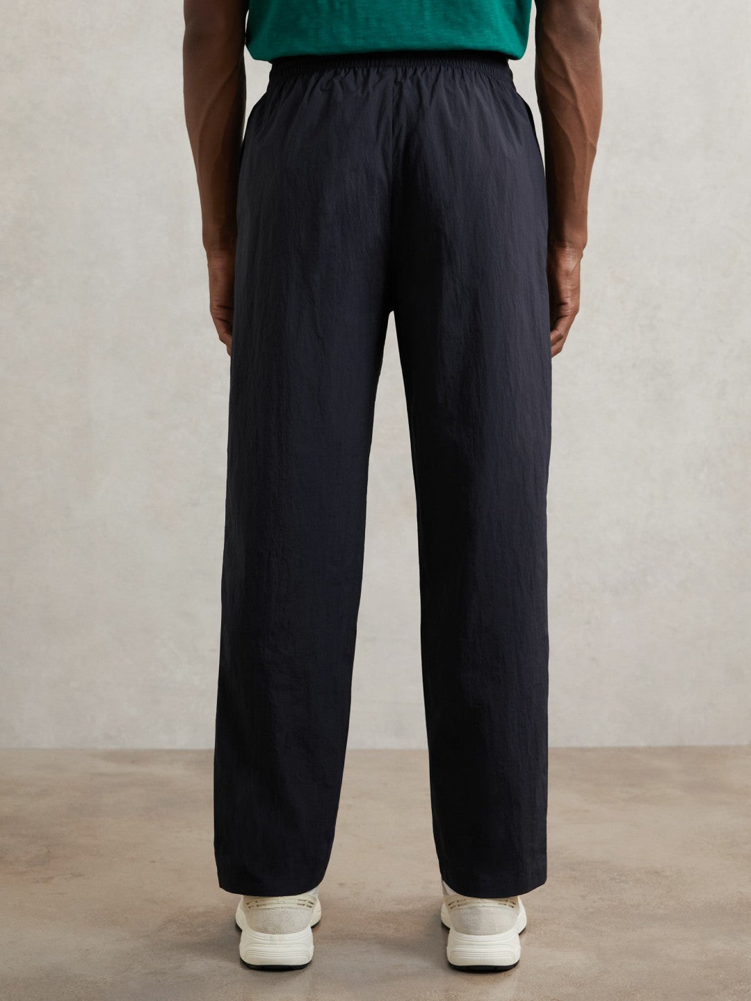Les Deux Technical Logo Joggers in Dark Navy | Reiss Men Best Seller