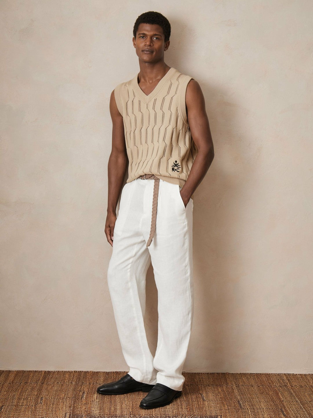 | Ché Pointelle V-Neck Vest in Stone | Reiss Men Exclusive