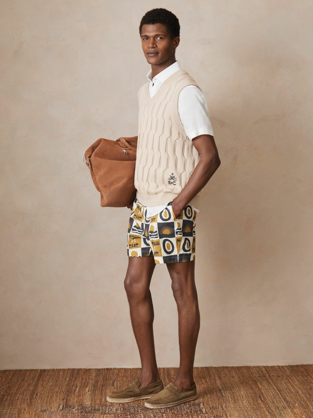 | Ché Sunset-Print Swim Shorts in Olive Green | Reiss Men Exclusive