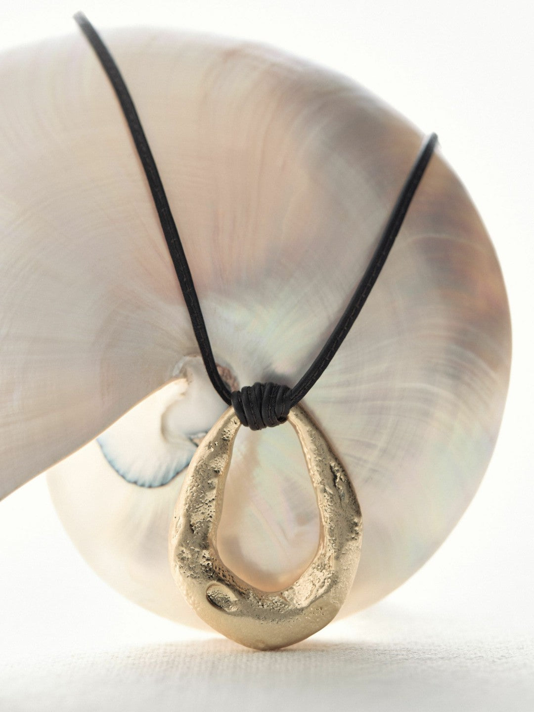 Molten Link Pendant Necklace in Gold Tone | Reiss Women Exclusive