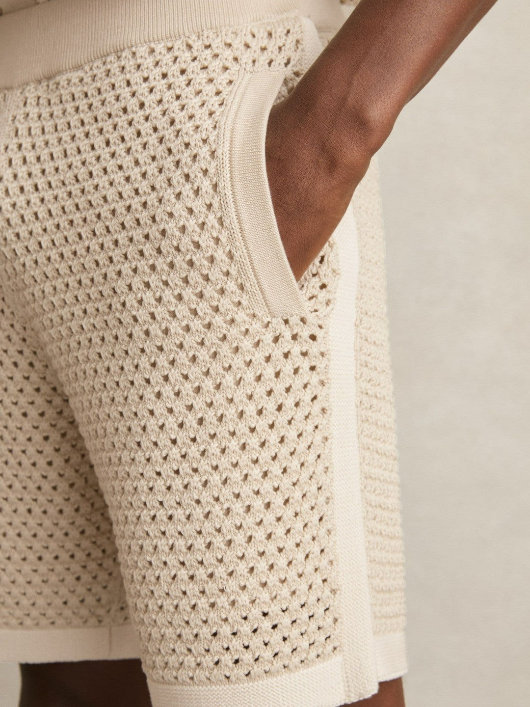 Cotton-Blend Crochet Shorts in Taupe/Off White | Reiss Men Premium