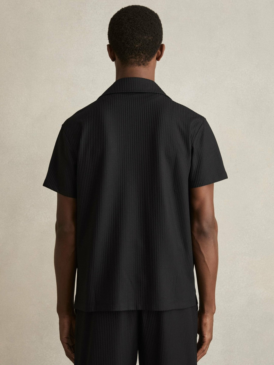 Textured-Knit Cuban-Collar Shirt in Black | Reiss Men New
