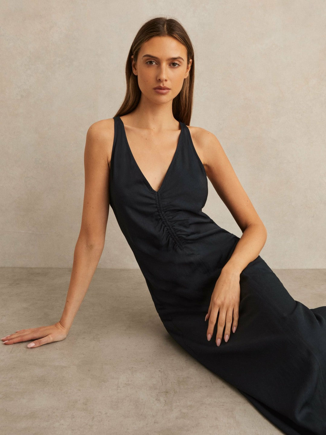 Ruched Sleeveless Midi Dress With Linen in Navy | Reiss Women Best Seller