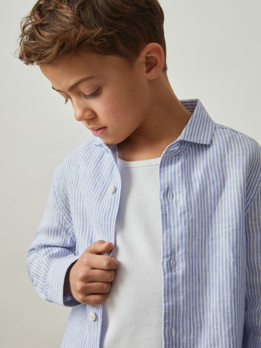 13-14 yrs Linen Cutaway Collar Shirt in Blue/White Stripe | Reiss Children & Baby Signature