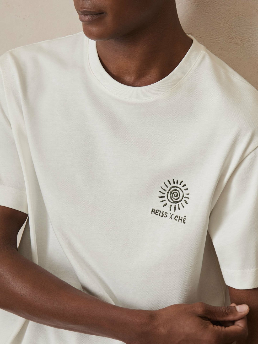 | Ché Cotton Palm-Tree T-Shirt in White | Reiss Men Signature
