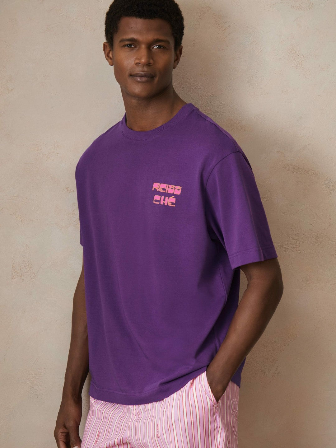 | Ché Cotton Palm-Print T-Shirt in Purple | Reiss Men Exclusive