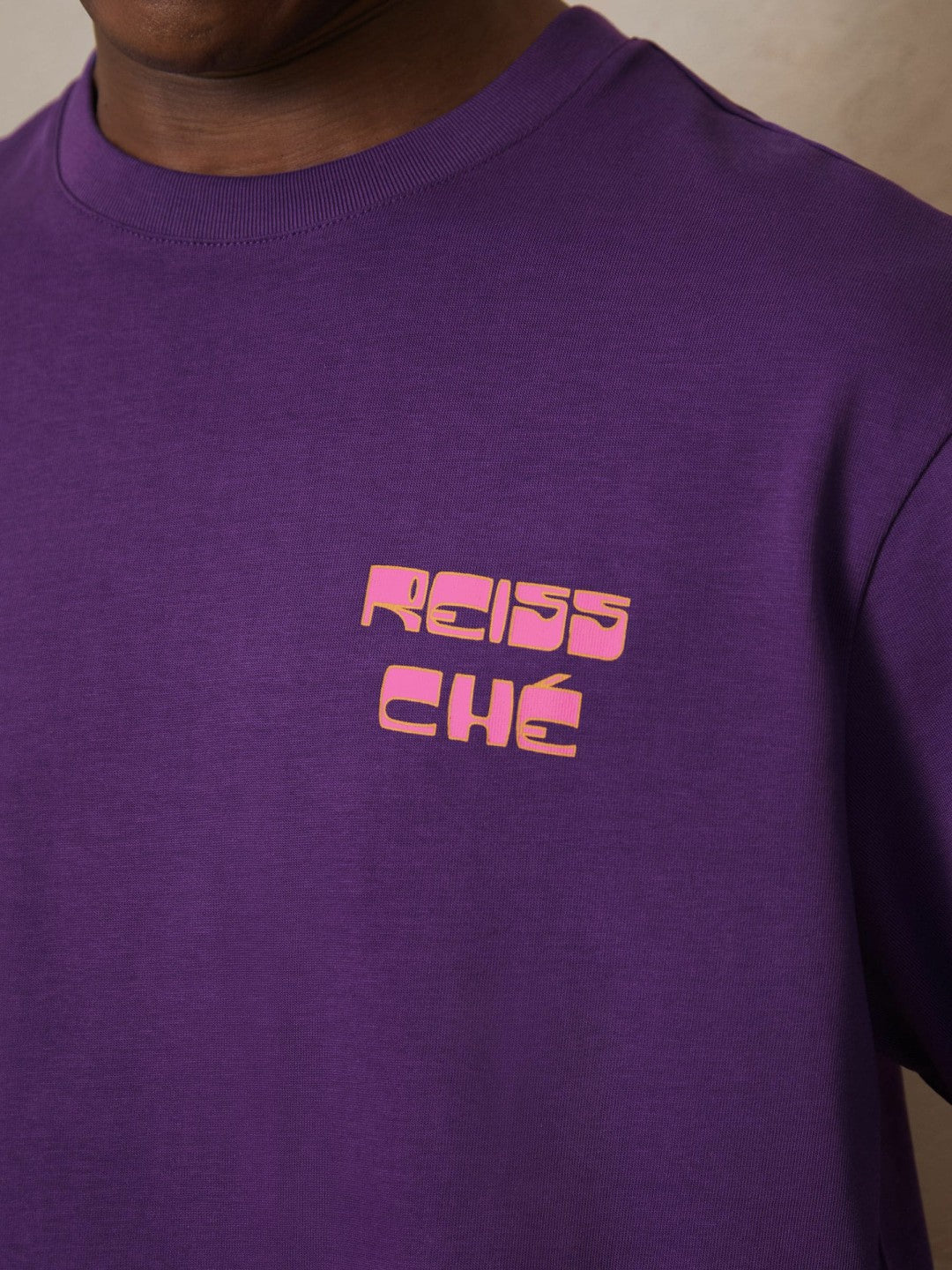 | Ché Cotton Palm-Print T-Shirt in Purple | Reiss Men Exclusive