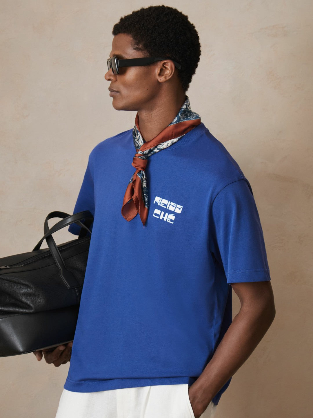 | Ché Cotton Palm-Print T-Shirt in Blue | Reiss Men Signature