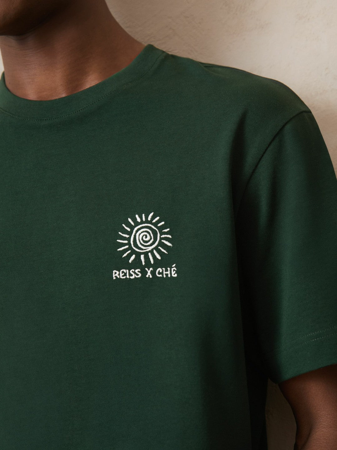 | Ché Cotton Palm-Tree T-Shirt in Green | Reiss Men Trending