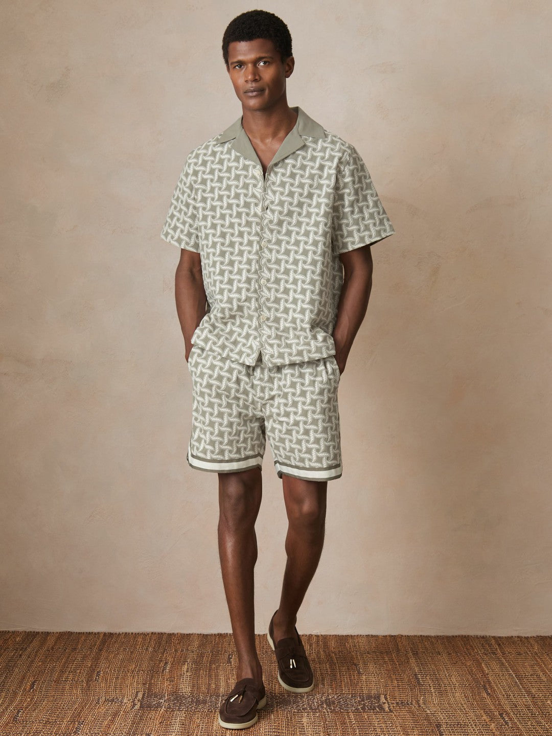 | Ché Motif-Embroidered Shirt in Sage/White | Reiss Men Exclusive