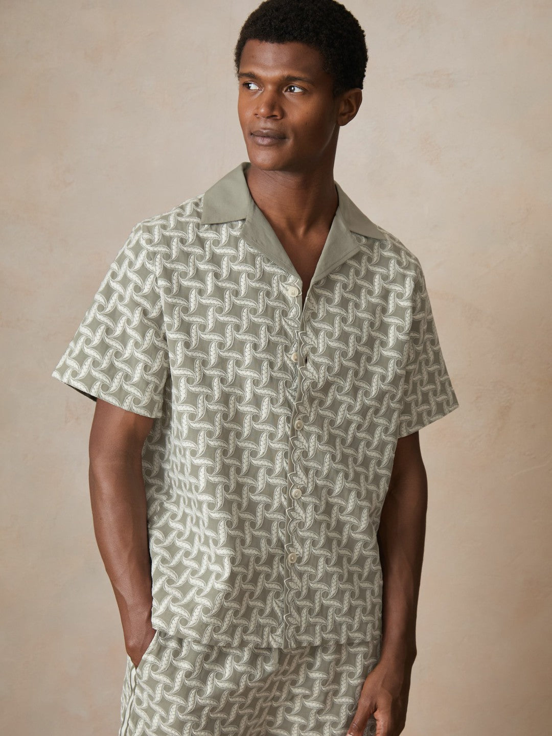 | Ché Motif-Embroidered Shirt in Sage/White | Reiss Men Exclusive