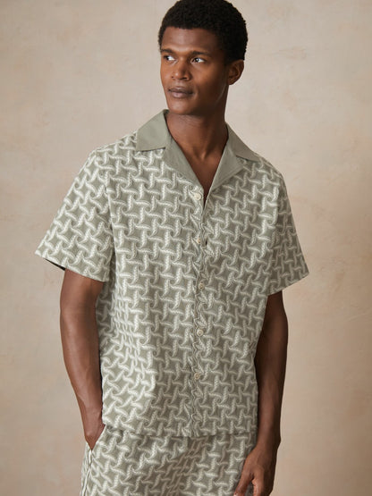 | Ché Motif-Embroidered Shirt in Sage/White | Reiss Men Exclusive
