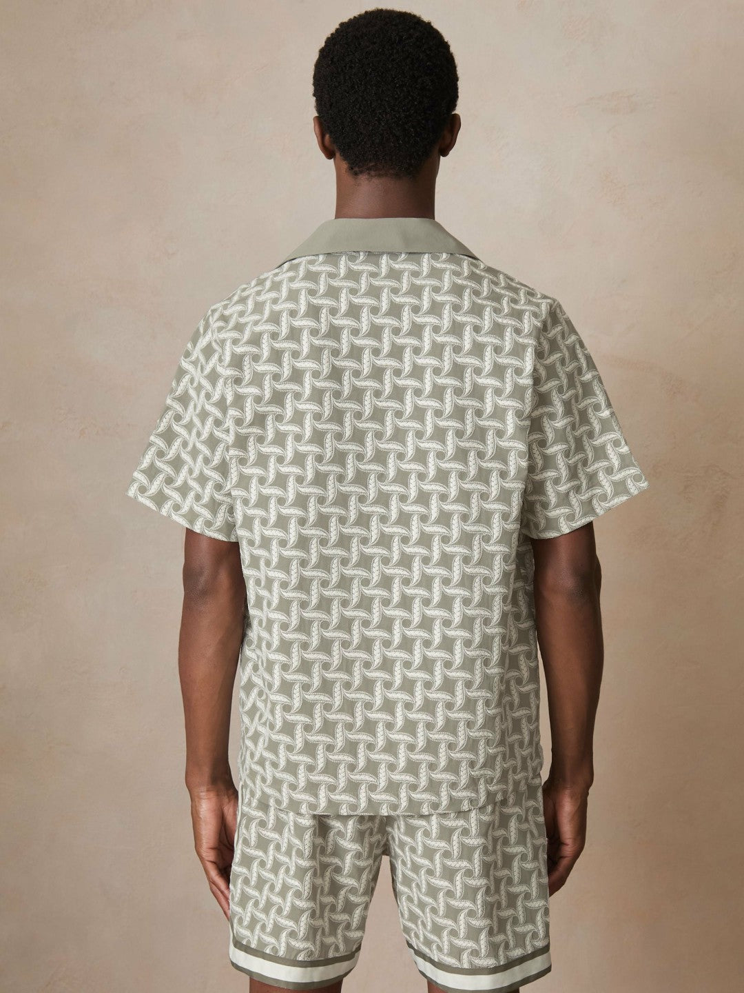 | Ché Motif-Embroidered Shirt in Sage/White | Reiss Men Exclusive