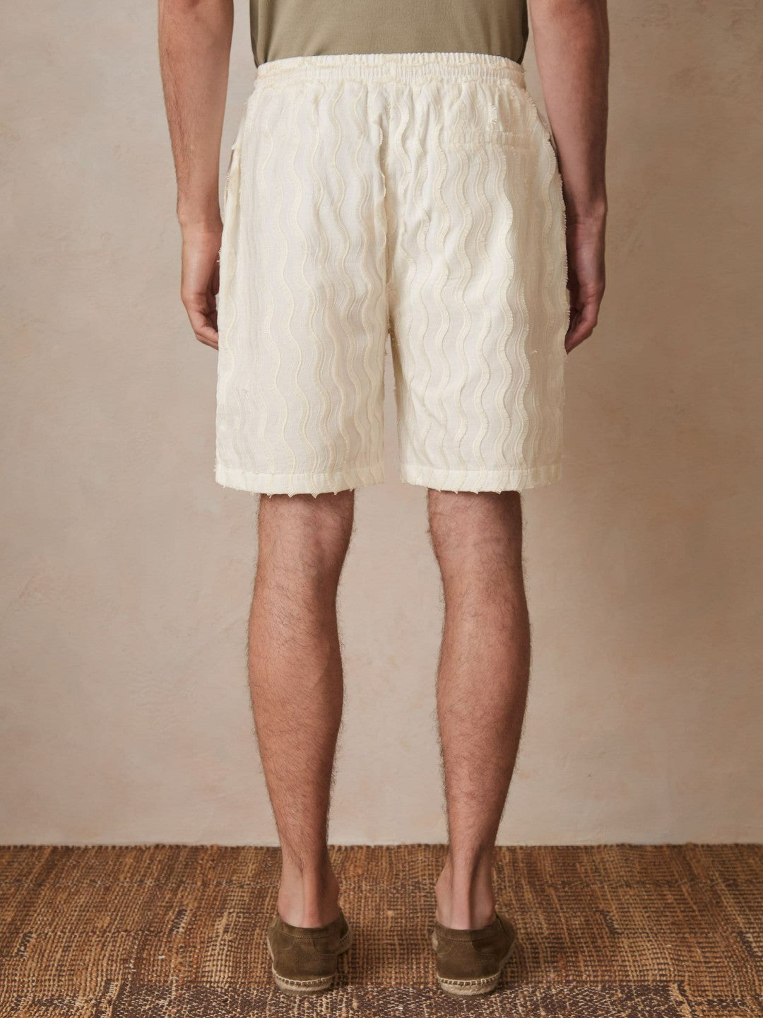 | Ché Fringed-Wave Shorts in Off White | Reiss Men Exclusive