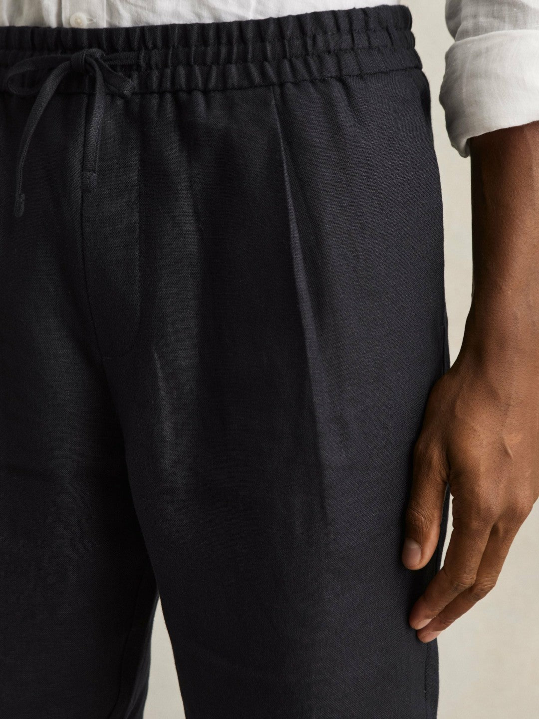 Linen Drawstring Shorts in Navy | Reiss Men Trending