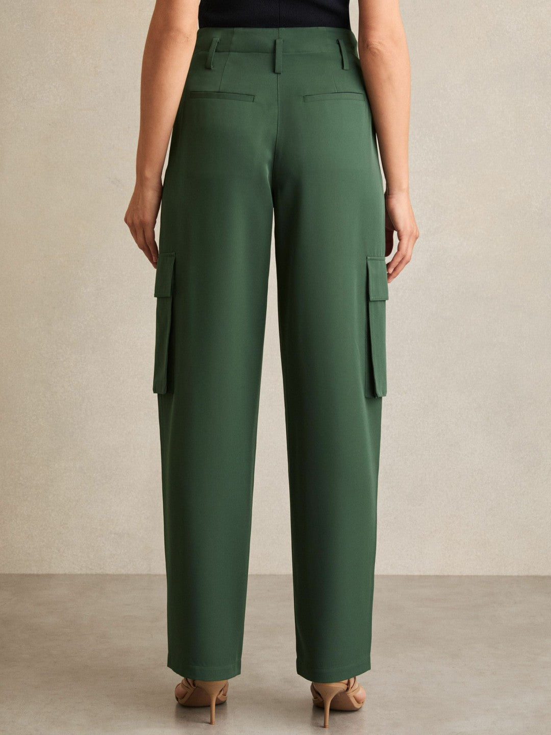 Petite Wide-Leg Pleated Cargo Trousers in Green | Reiss Women Featured