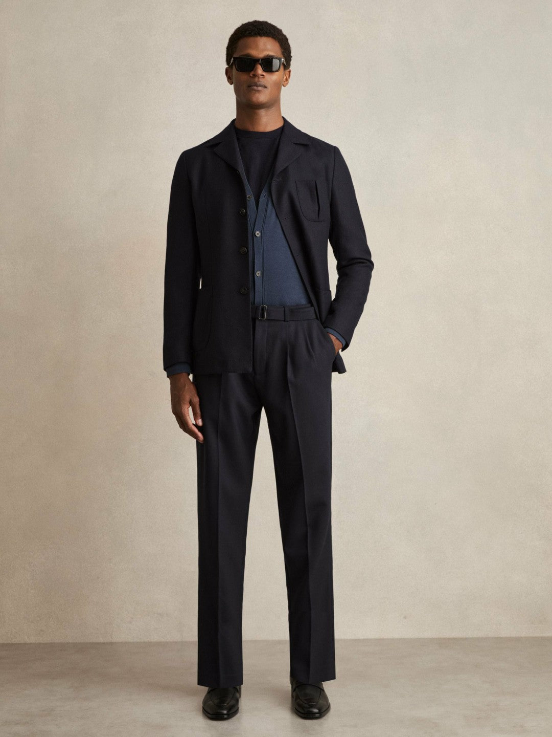 Wool-Blend Belted Pleated Trousers Regular-Fit in Navy | Reiss Men New