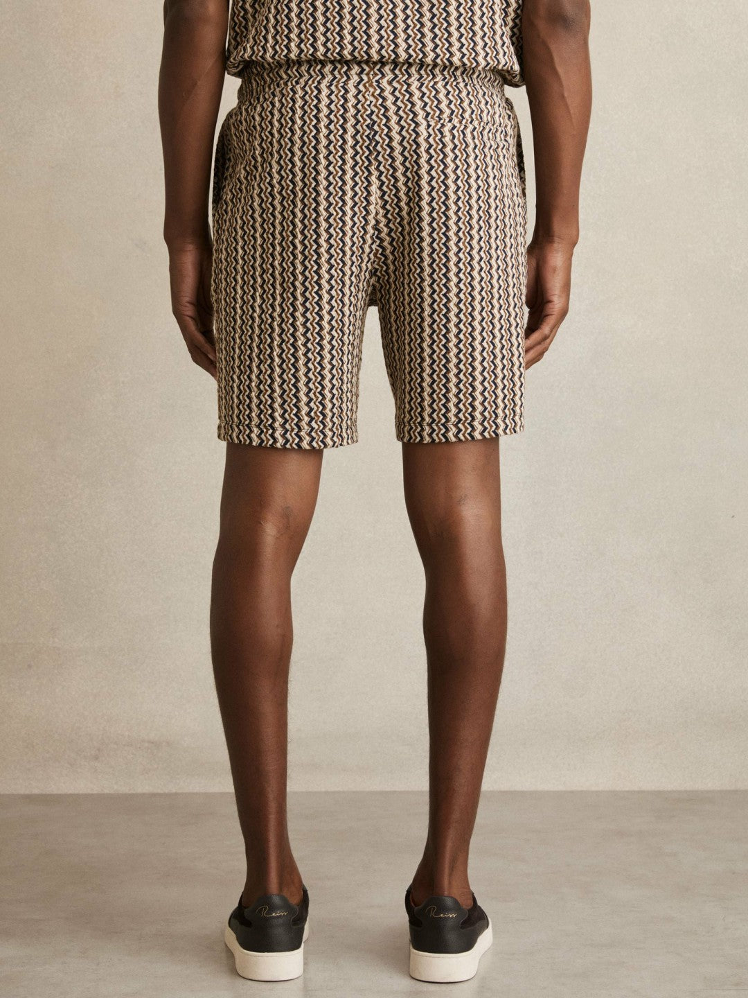 Zig-Zag Knit Drawstring Shorts in Tobacco Brown | Reiss Men Signature