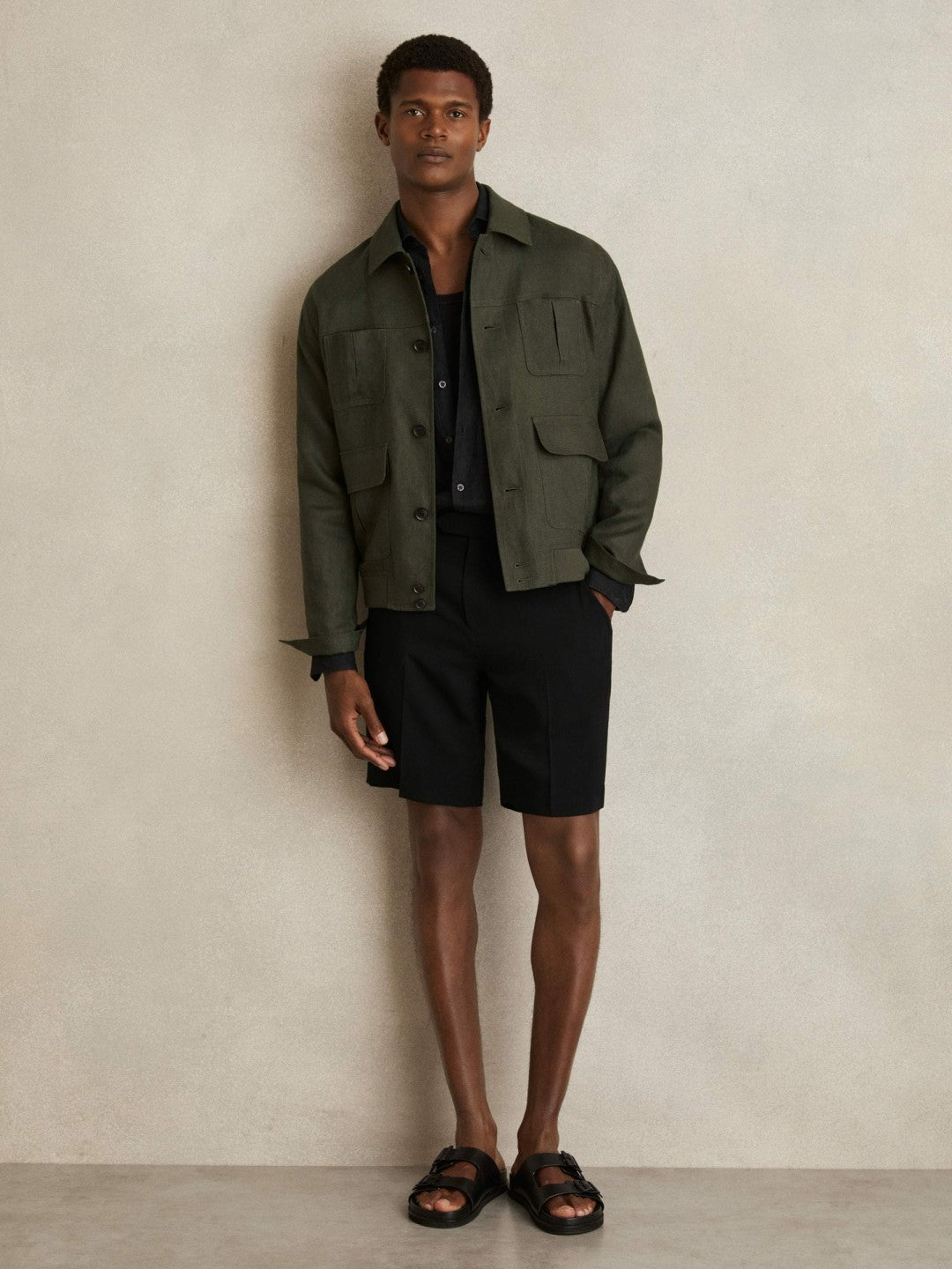 Side-Adjuster Tailored Shorts in Black | Reiss Men Exclusive
