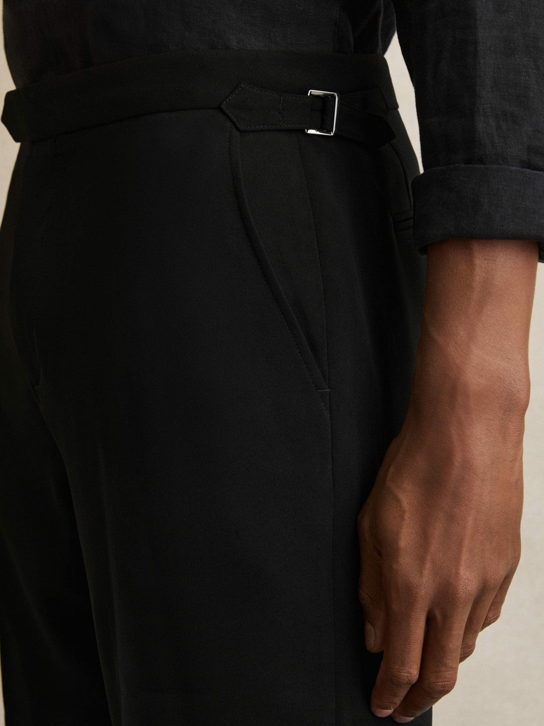 Side-Adjuster Tailored Shorts in Black | Reiss Men Exclusive