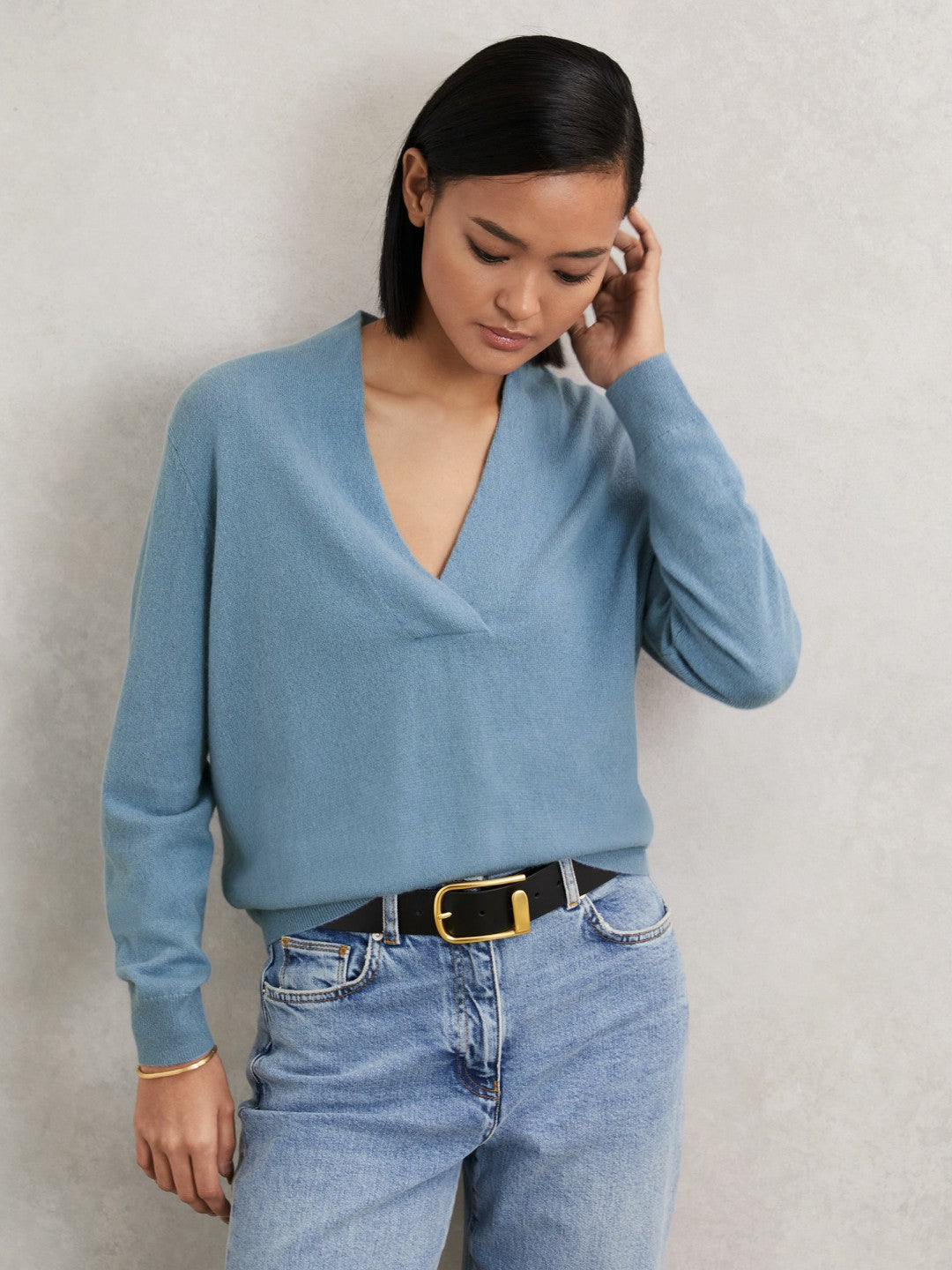 Cashmere V-Neck Jumper in Blue | Reiss Women Signature